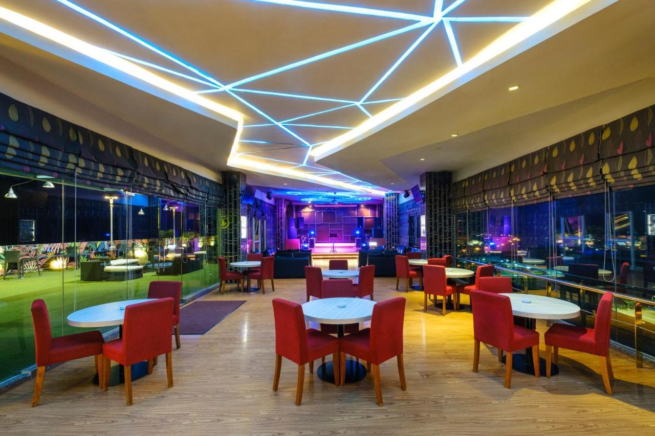 格兰德阿尔土斯会议中心及酒店 马格朗 外观 照片