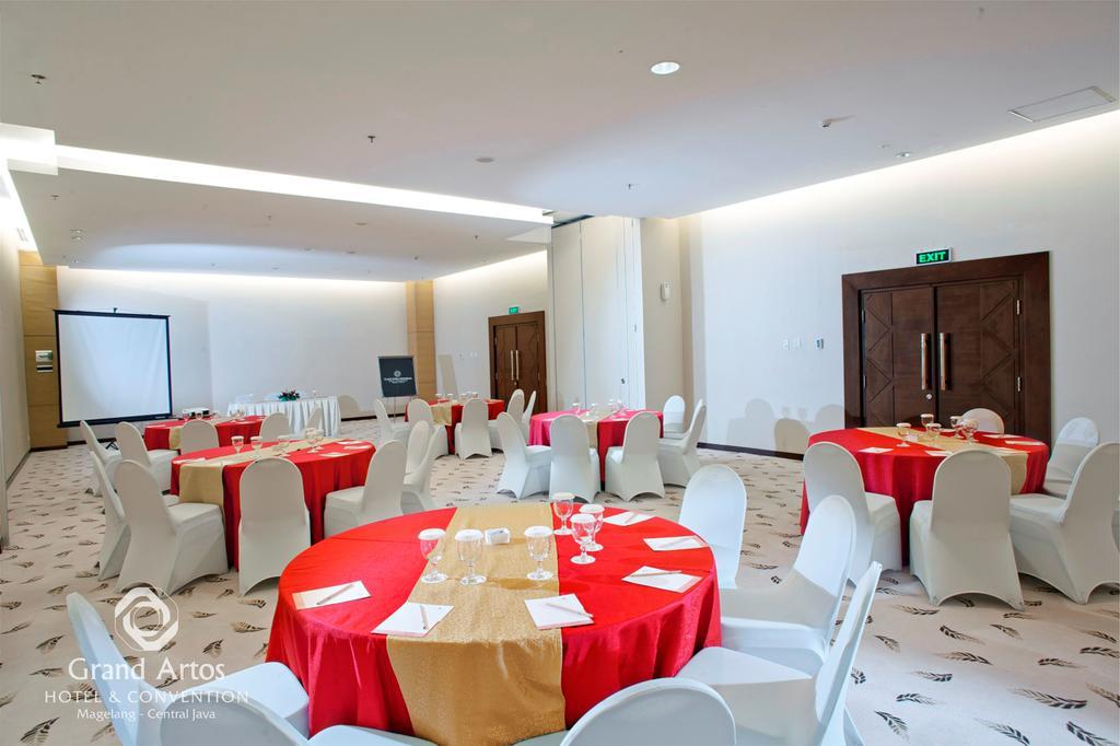 格兰德阿尔土斯会议中心及酒店 马格朗 外观 照片